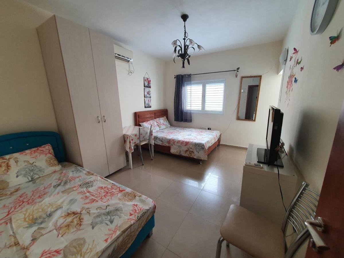 Apartments Petah Tiqwa - Bar Kochva Street Petach Tikva Bagian luar foto